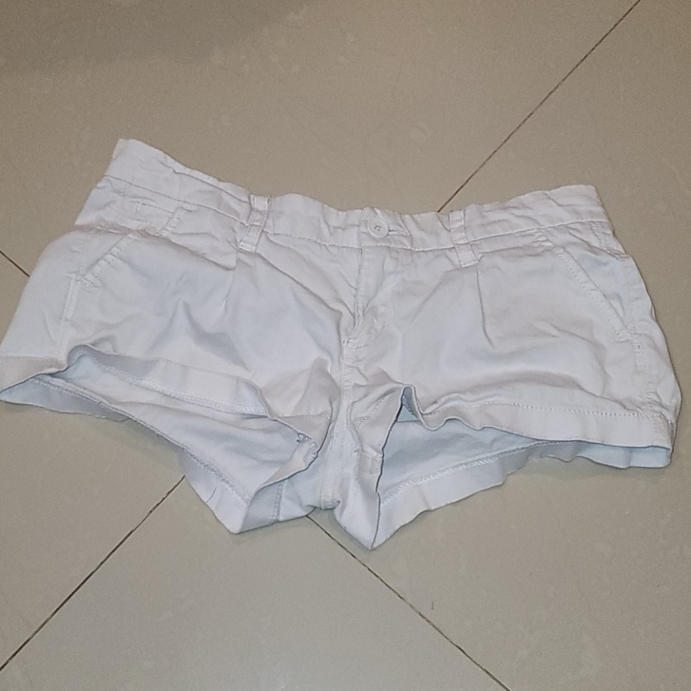 Hollister shorty shorts sz 3